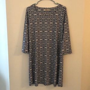 Aryeh long Flared sleeve scoop neck dress. Sz L